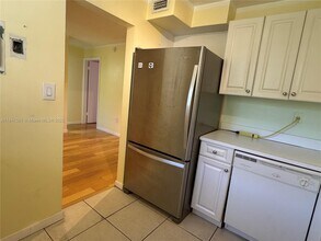 13100 SW 92nd Ave in Miami, FL - Building Photo - Building Photo