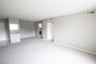 20333 Detroit Rd in Rocky River, OH - Building Photo - Building Photo