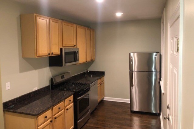2007 N Lamon Ave, Unit 2N in Chicago, IL - Building Photo