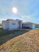 3717 16th St W in Lehigh Acres, FL - Foto de edificio - Building Photo