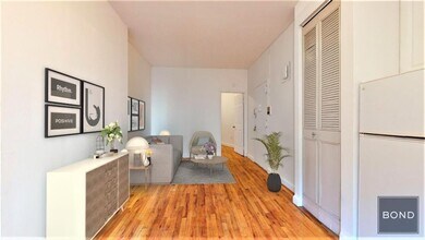 309 E 90th St in New York, NY - Building Photo - Building Photo