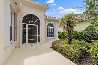 9038 SE La Creek Ct in Hobe Sound, FL - Building Photo - Building Photo