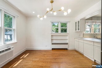 181 5th St in Cresskill, NJ - Building Photo - Building Photo