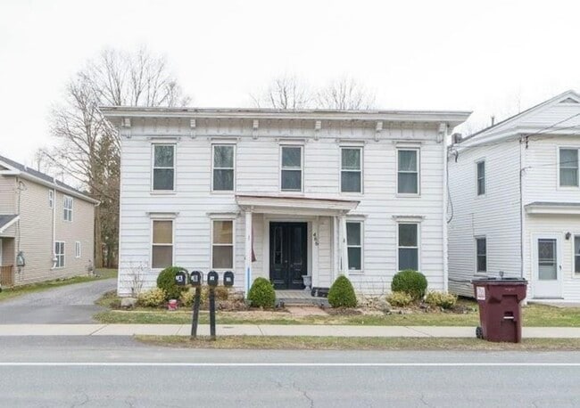 466 NY-146, Unit 1B in Altamont, NY - Building Photo - Building Photo