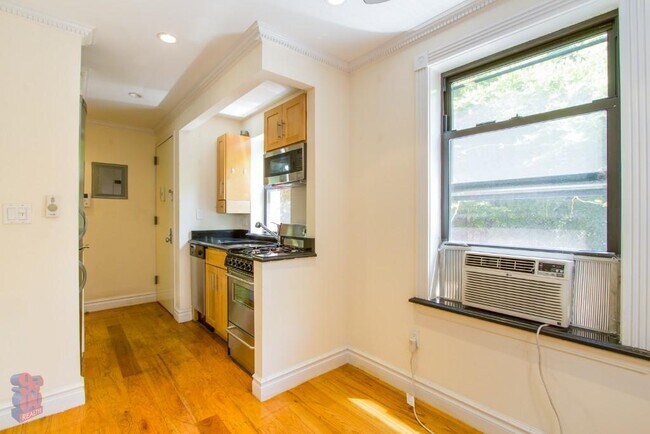 233 E 29th St in New York, NY - Building Photo - Building Photo