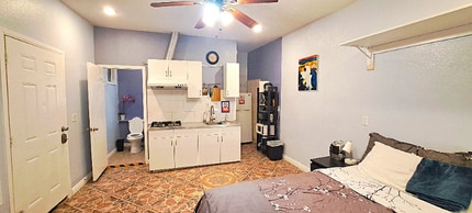 1045 N Hazard Ave in Los Angeles, CA - Building Photo - Building Photo