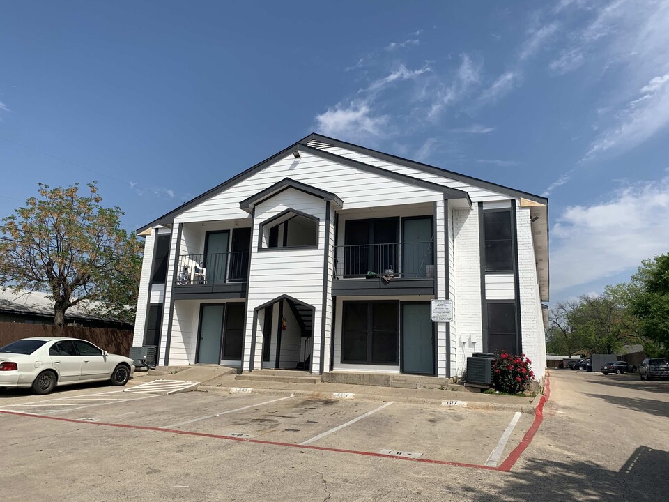 Terraces at Shady Grove in Irving, TX - Building Photo