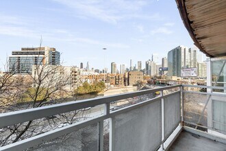 914 W Hubbard St in Chicago, IL - Building Photo - Building Photo