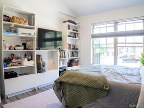 4241 Schaefer Rd in Dearborn, MI - Foto de edificio - Building Photo