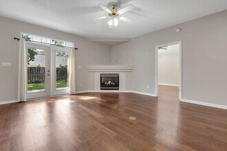 1345 Old Village Rd in Tallahassee, FL - Building Photo - Building Photo