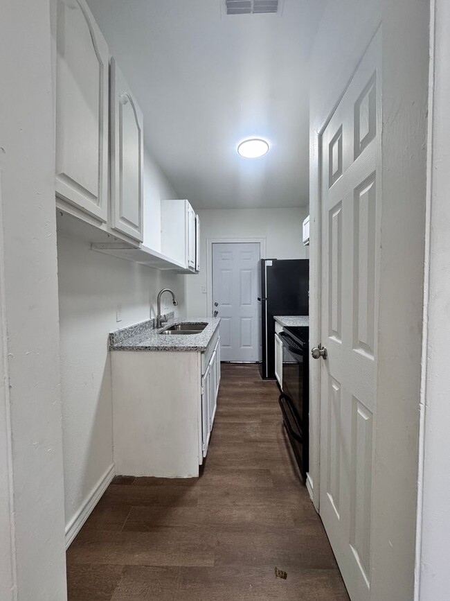 907 Elizabeth St in Corpus Christi, TX - Building Photo - Building Photo