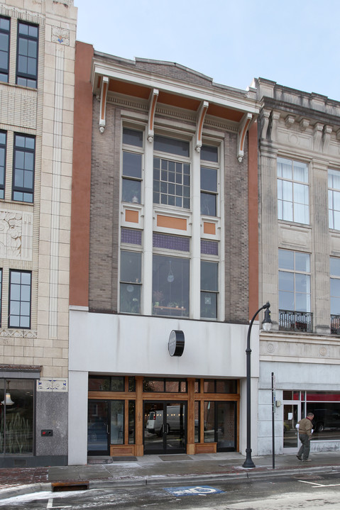 105 W Main St in Durham, NC - Building Photo