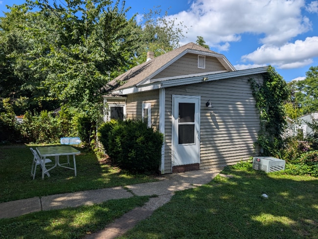 620 Lake St in Twin Lakes, WI - Building Photo - Building Photo