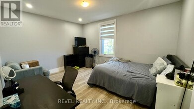 520 Cochrane Rd in Hamilton, ON - Building Photo - Building Photo