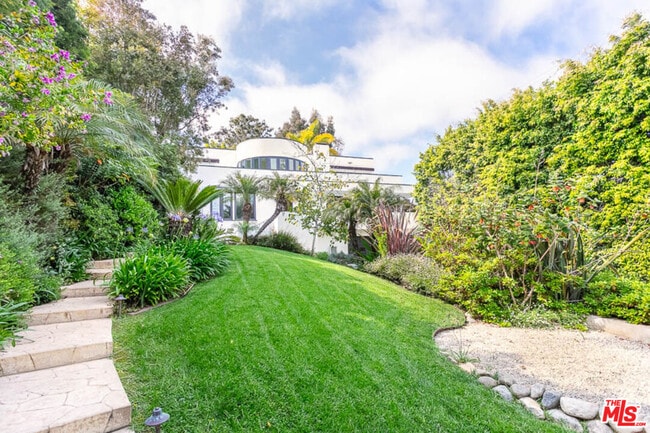 12309 W Sunset Blvd in Los Angeles, CA - Building Photo - Building Photo