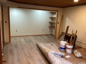 4 Old Bay Rd, Unit 4B in Belchertown, MA - Building Photo - Building Photo