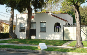 625 Raleigh St in Glendale, CA - Building Photo - Building Photo