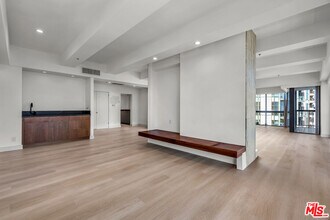 10790 Wilshire Blvd in Los Angeles, CA - Building Photo - Building Photo