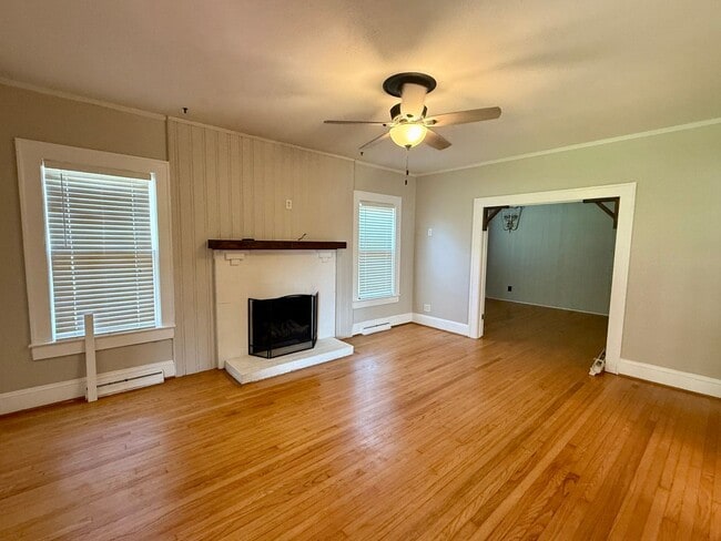 1445 N Graham Hopedale Rd in Burlington, NC - Building Photo - Building Photo