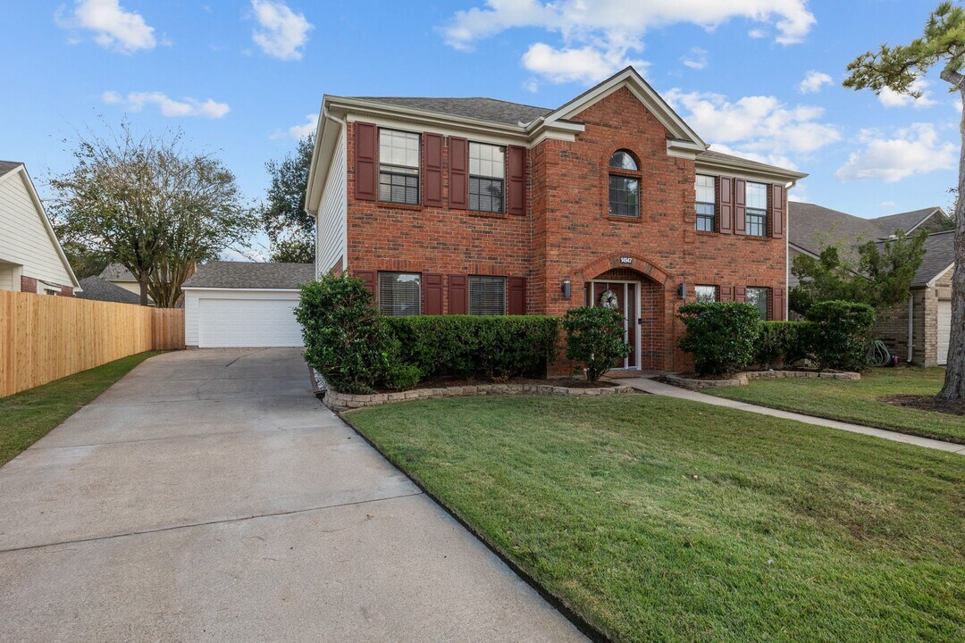 14947 Redwood Bend Trail in Houston, TX - Building Photo