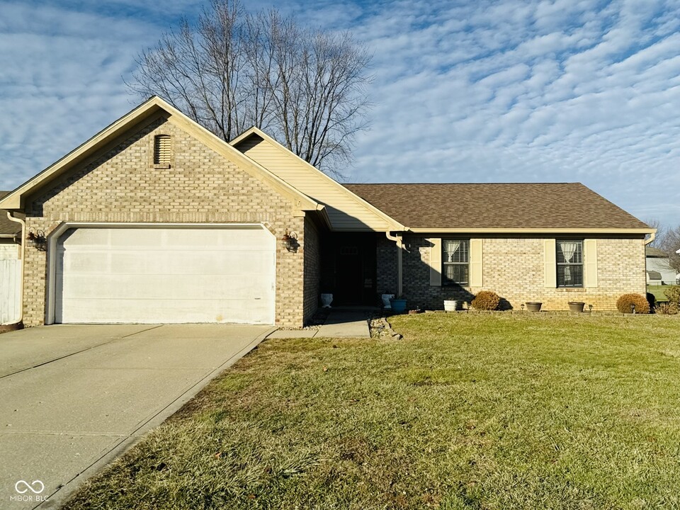 6026 Cheri Cir in Indianapolis, IN - Building Photo