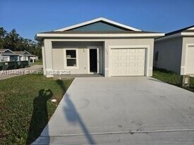 1431 Las Villas Blvd in Sebring, FL - Building Photo