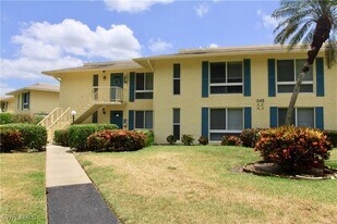 348 Tern Dr in Naples, FL - Building Photo