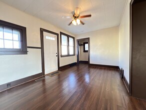 320 E 26th St in Dubuque, IA - Building Photo - Building Photo