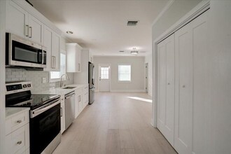 320 NW 6th Ave in Delray Beach, FL - Foto de edificio - Building Photo