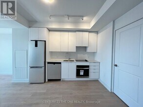 2920-2920 Hwy 7 in Vaughan, ON - Building Photo - Building Photo