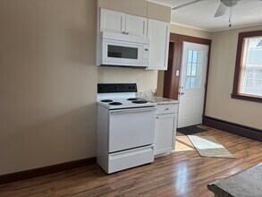 478 High St in Clinton, MA - Building Photo - Building Photo