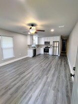 18046 Richmond St in Robertsdale, AL - Building Photo