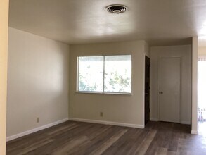 1414 W Vassar Ave in Visalia, CA - Building Photo - Building Photo