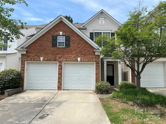 property at 10010 Blakeney Preserve Dr