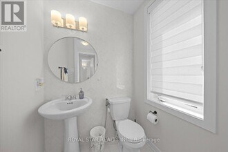2021 Elevation Rd in Ottawa, ON - Building Photo - Building Photo