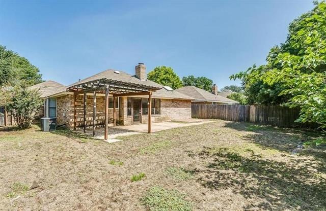 3821 Huntwick Dr in Fort Worth, TX - Building Photo