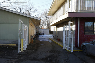 Courtyard Studios in Longmont, CO - Building Photo - Building Photo