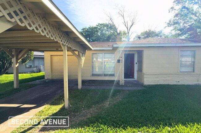 property at 1000 S Shepherd Dr