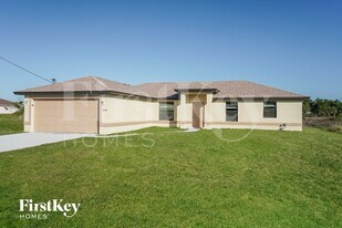3008 25th St SW in Lehigh Acres, FL - Building Photo