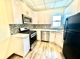 325 Central Ave in Jersey City, NJ - Building Photo