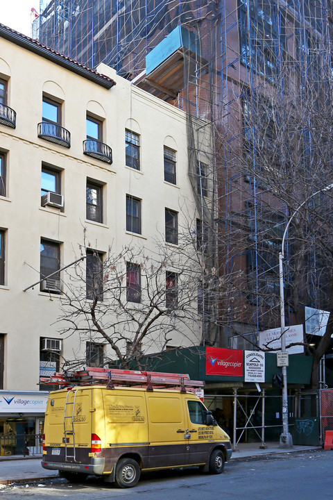 18-20 E 13th St in New York, NY - Building Photo