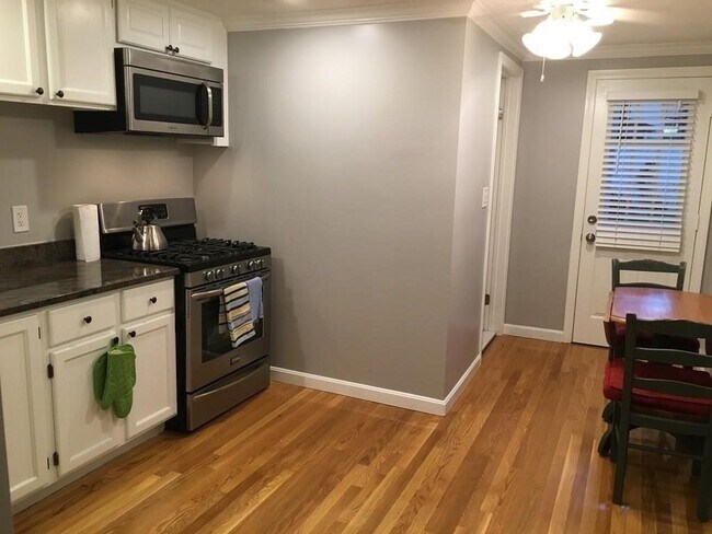 20 Bremen St, Unit 1 in Boston, MA - Building Photo - Building Photo