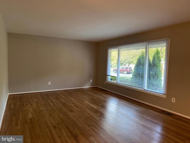 property at 11 Thurston Dr