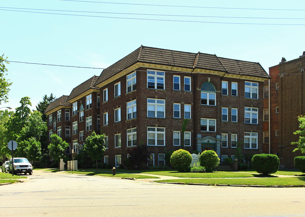 Clifton Towers in Lakewood, OH - Building Photo