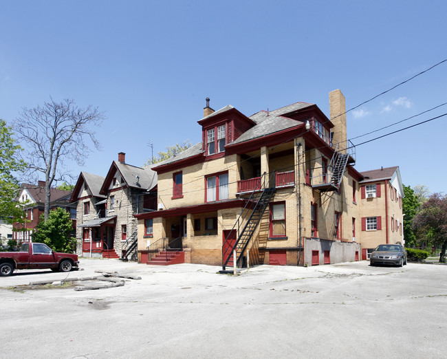 Park View Manor in Youngstown, OH - Building Photo - Building Photo