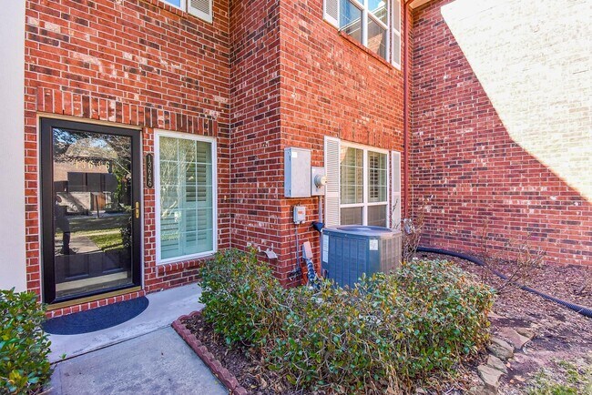 13646 Garden Grove Ct in Houston, TX - Building Photo - Building Photo