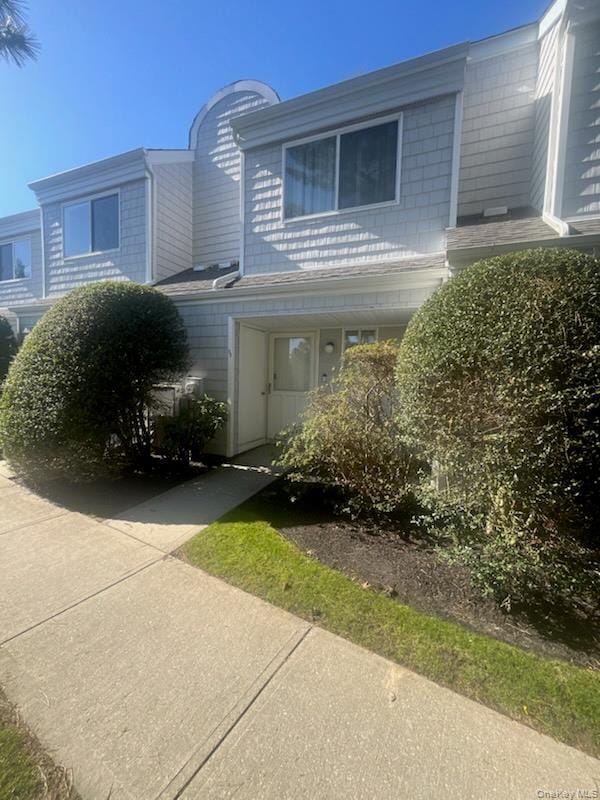 property at 220 Montauk Hwy