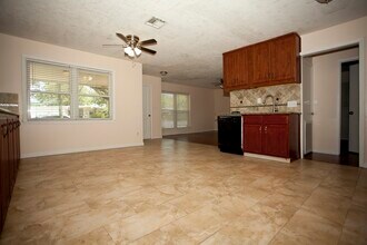 938 Shawnee St in Houston, TX - Building Photo - Building Photo
