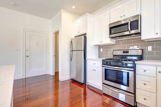 2801 San Marino St, Unit 6 in Los Angeles, CA - Foto de edificio - Building Photo