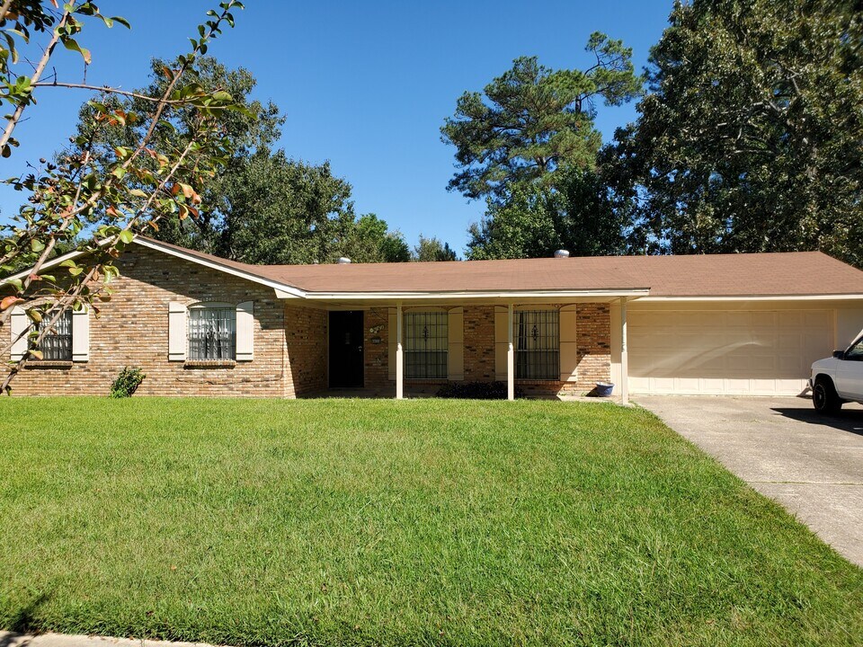 4650 N Lake Dr in Shreveport, LA - Foto de edificio